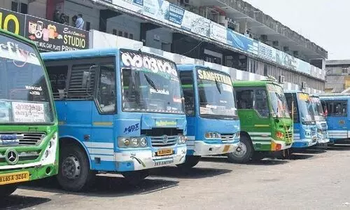 ജനത്തെ ബന്ദിയാക്കി ബസ്​ സമരം