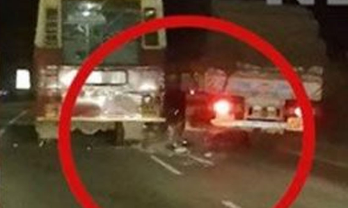 കെ.​എ​സ്.​ആ​ർ.​ടി.​സി ബ​സി​നും ലോ​റി​ക്കുമിടയിൽ ഞെരിഞ്ഞമർന്ന് യുവാക്കളുടെ മരണം: പ്രത്യേക സംഘം അന്വേഷണം തുടങ്ങി