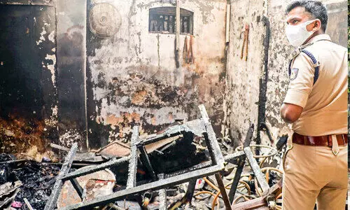 സ്വർണക്കടയിൽ തീപിടിത്തം; ലക്ഷങ്ങളുടെ നഷ്ടം