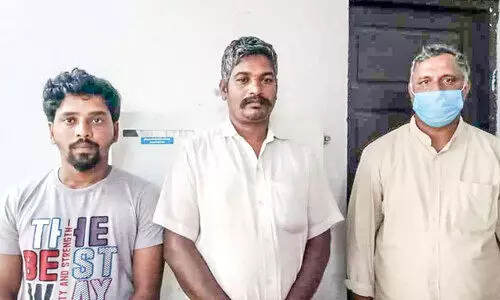 വാടകക്ക് എടുത്ത കാർ പണയം വെച്ച സംഭവത്തിൽ മൂന്ന് പേർ പിടിയിൽ