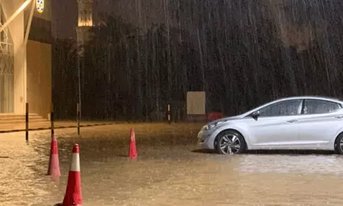 കനത്ത മഴ: മസ്കത്തിൽ ഒരാൾ മരിച്ചു