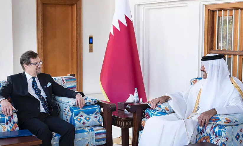 പുതിയ സ്ഥാനപതികളെ വരവേറ്റ്​ അമീർ