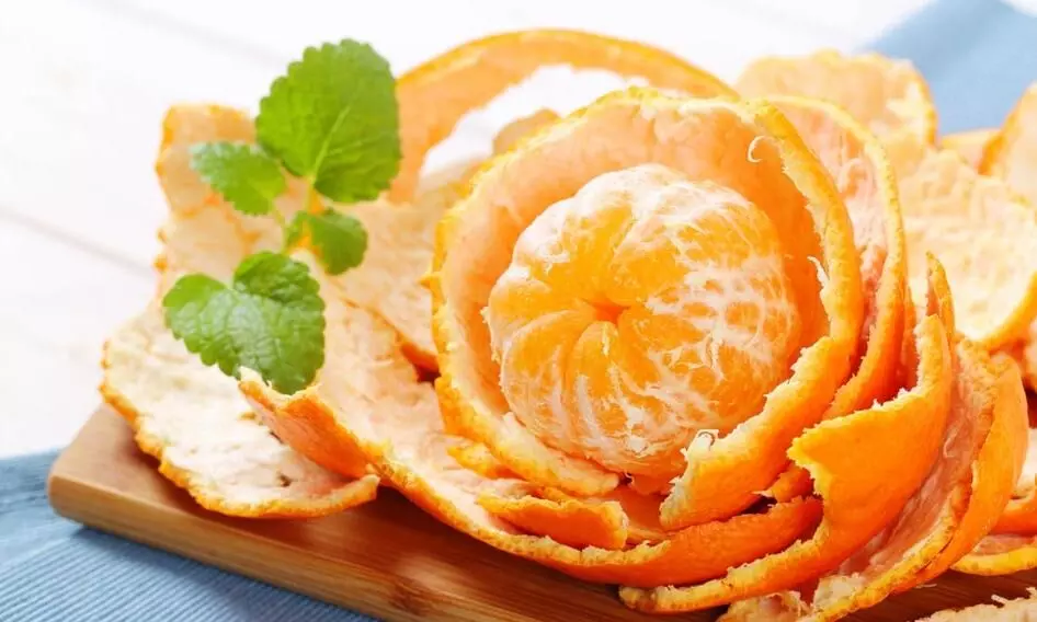 ഓറഞ്ച് തൊലി കൊണ്ട് വളമുണ്ടാക്കാം, കീടങ്ങളെയും നശിപ്പിക്കാം ഓറഞ്ച് തൊലി കൊണ്ട് വളമുണ്ടാക്കാം, കീടങ്ങളെയും നശിപ്പിക്കാം