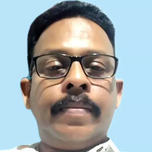 അ​ജ്ഞാ​ത വാ​ഹ​ന​മി​ടി​ച്ച് ബൈ​ക്ക് യാ​ത്രി​ക​ൻ മ​രി​ച്ചു