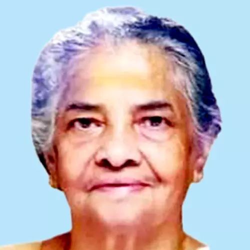 മാ​ധ​വി​ക്കു​ട്ടി അ​മ്മ