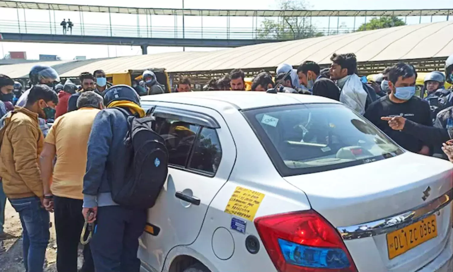 Foreign woman stabbing