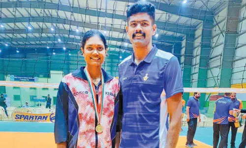 കളിയിലേക്ക് കൈപിടിച്ച സഹോദരന് മുമ്പിൽ കപ്പുയർത്തി അനുശ്രീ