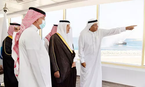 മക്ക ഗവർണർ വികസനപ്രവർത്തനം വിലയിരുത്തി