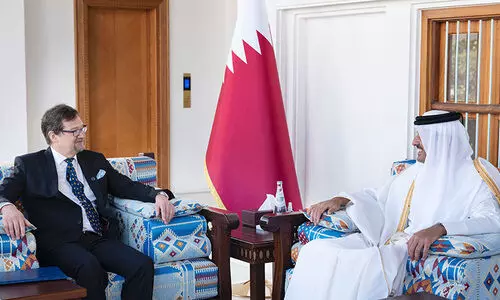 പുതിയ സ്ഥാനപതികളെ വരവേറ്റ്​ അമീർ