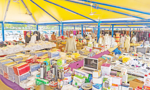 ആളും ആരവവുമൊഴിഞ്ഞ് ഫ്രൈഡേ മാർക്കറ്റ്