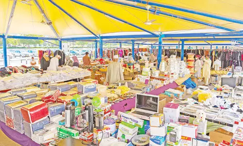 ആളും ആരവവുമൊഴിഞ്ഞ് ഫ്രൈഡേ മാർക്കറ്റ്