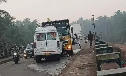 ശബരിമല തീർഥാടകരുടെ വാഹനം അപകടത്തിൽപ്പെട്ടു; മൂന്ന് മരണം, 12 പേർക്ക് പരിക്ക്