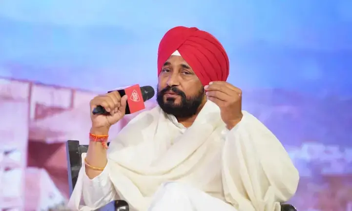 കോൺഗ്രസ് സർക്കസ് കൂടാരമെന്ന് ആപ്; കുരങ്ങിന്റെ ഒഴിവുണ്ടെന്ന് ചന്നി