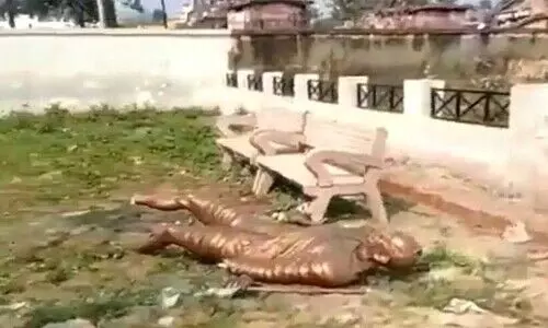 ചമ്പാരൻ സത്യാഗ്രഹം നടന്ന സ്ഥലത്തെ ഗാന്ധി പ്രതിമ തകർത്തു