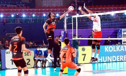 ഗുരു പ്രശാന്ത്‌ മിന്നി, കൊൽക്കത്ത തണ്ടർബോൾട്ട്‌സിനെ വീഴ്‌ത്തി ഹൈദരാബാദ്‌ ബ്ലാക്‌ഹോക്‌സ്‌