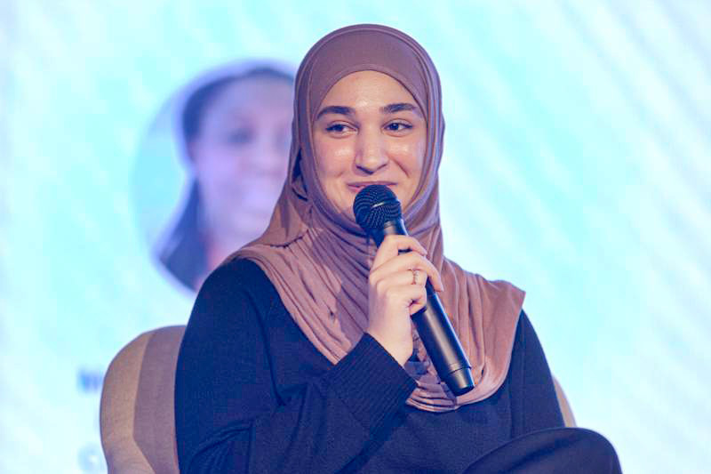 ഹിജാബണിഞ്ഞ് ബഹിരാകാശത്തേക്ക് കുതിക്കാൻ സൈനബ് ആസിം ഹിജാബണിഞ്ഞ് ബഹിരാകാശത്തേക്ക് കുതിക്കാൻ സൈനബ് ആസിം