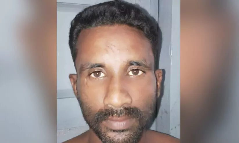 ഒളിവിലുള്ള കൊലക്കേസ് പ്രതിയുടെ ചിത്രം പുറത്തുവിട്ട് പൊലീസ്