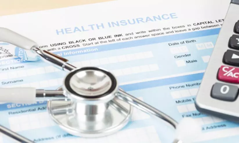 ജീവനക്കാർക്ക് ഇൻഷുറൻസ് പരിരക്ഷയില്ല; സ്ഥാപനങ്ങൾക്കെതിരെ നടപടി ജീവനക്കാർക്ക് ഇൻഷുറൻസ് പരിരക്ഷയില്ല; സ്ഥാപനങ്ങൾക്കെതിരെ നടപടി