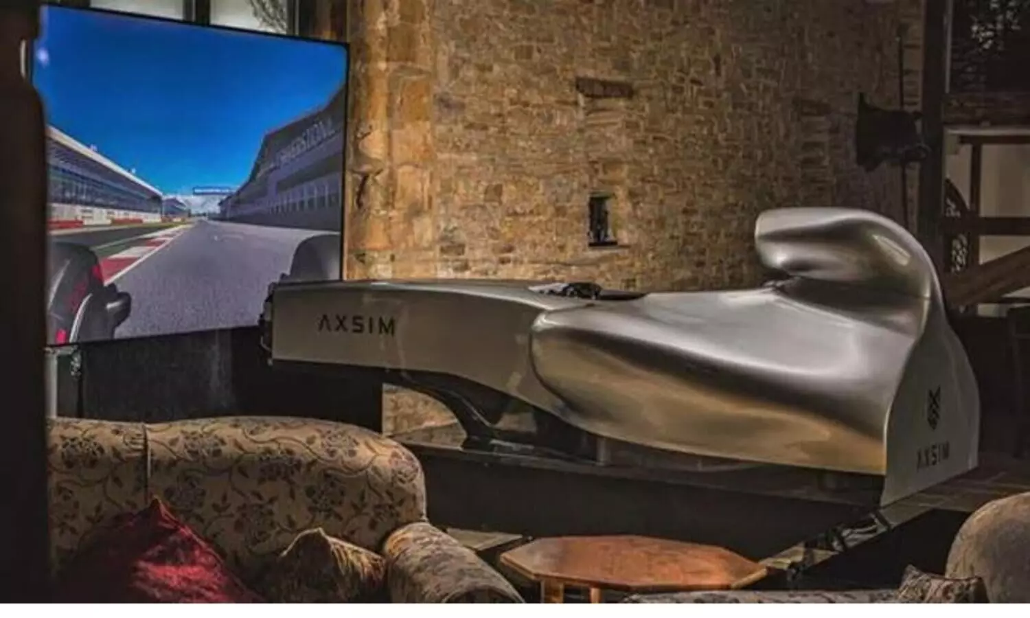 കയ്യിൽ പണമുണ്ടോ? ഇനി വീട്ടിലിരുന്ന് ​ഫോർമുല വൺ കാർ ഓടിക്കാം