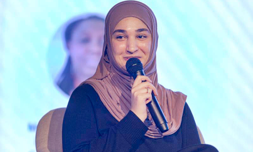 ഹി​ജാ​ബണിഞ്ഞ് ബ​ഹി​രാ​കാ​ശ​ത്തേ​ക്ക് കു​തി​ക്കാ​ൻ സൈ​ന​ബ്​ ആ​സിം