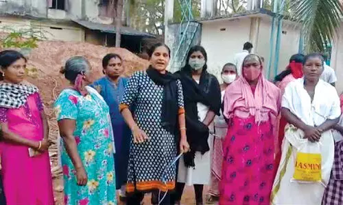 കുടിവെള്ളമില്ല; പ്രദേശവാസികൾ ജലസംഭരണ കേന്ദ്രം ഉപരോധിച്ചു