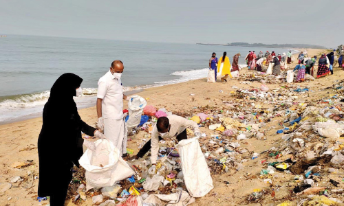 കീഴൂർ കടൽതീരത്തുനിന്ന്​ നീക്കിയത് നാലുടൺ പ്ലാസ്റ്റിക് മാലിന്യം