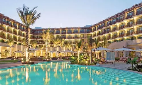 കഴിഞ്ഞ വർഷം ഒമാനിൽ എത്തിയത് 6,52,000 ആളുകൾ കഴിഞ്ഞ വർഷം ഒമാനിൽ എത്തിയത് 6,52,000 ആളുകൾ