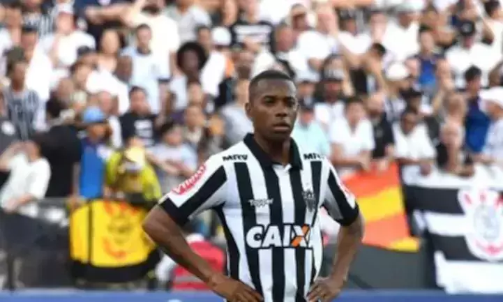 ബലാത്സംഗ കേസ്; റോബീഞ്ഞോക്കെതിരെ അറസ്റ്റ് വാറണ്ടുമായി ഇറ്റലി ബലാത്സംഗ കേസ്; റോബീഞ്ഞോക്കെതിരെ അറസ്റ്റ് വാറണ്ടുമായി ഇറ്റലി