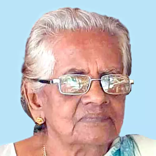 ചെ​റു​ക​ഥാ​കൃ​ത്ത്​ സി.​വി. ശ്രീ​രാ​മ​ന്‍റെ ഭാ​ര്യ യ​ശോ​ദ