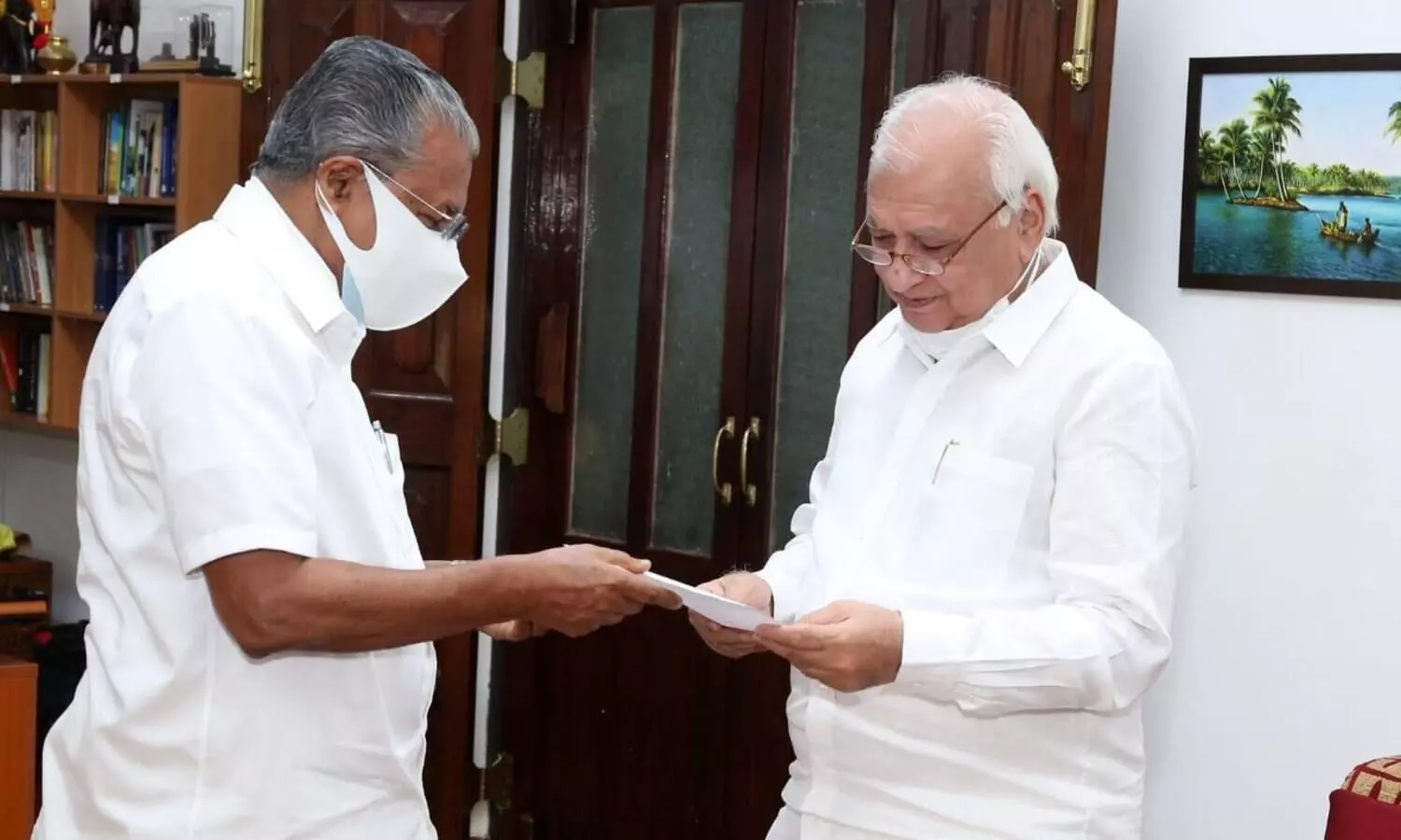 pinarayi vijayan and arif muhammed khan