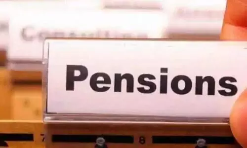 രാഷ്ട്രീയത്തിലും വേണം പെൻഷൻ പ്രായം