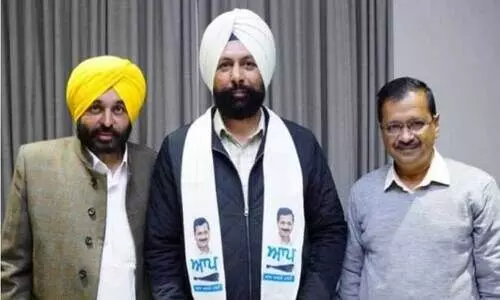 Amritsar Mayor Karamjit Singh joins Aam Aadmi Party