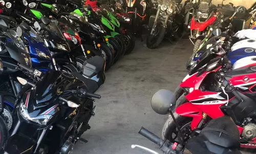 ഷാ​ർ​ജ​യി​ൽ അ​ഞ്ചു​ ദി​വ​സ​ത്തി​നി​ടെ പി​ടി​കൂ​ടി​യ​ത് 13 ബൈ​ക്ക്​