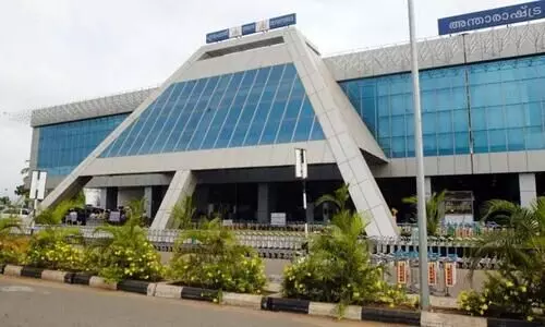 ഉദ്യോഗസ്ഥരുടെ കുറവിനിടെ കസ്റ്റംസിന് തലവേദനയായി അറസ്റ്റും സസ്പെൻഷനും