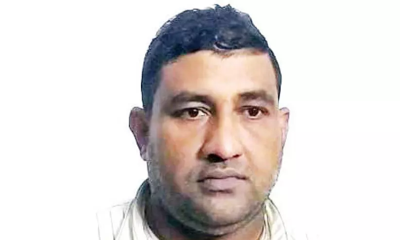 പുകയില ഉൽപന്ന വിൽപനക്കാരനും ചൂതാട്ടക്കാരനും പിടിയിൽ പുകയില ഉൽപന്ന വിൽപനക്കാരനും ചൂതാട്ടക്കാരനും പിടിയിൽ