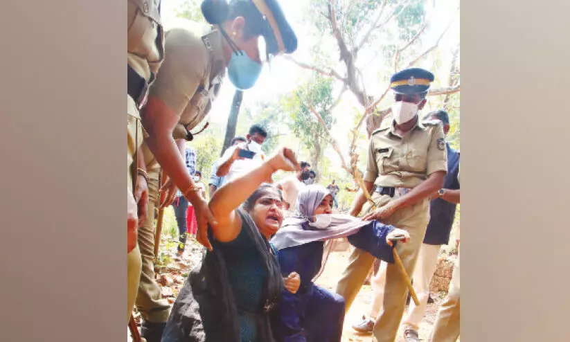 കെ-റെയിൽ സർവേ​ക്കെതിരെ പ്രതിഷേധം;  ഡെപ്യൂട്ടി മേയർ അറസ്റ്റിൽ