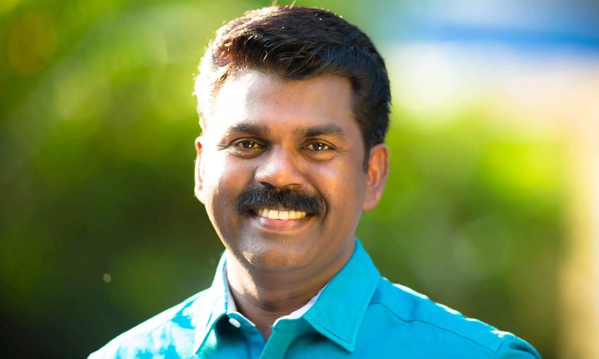 ട്വന്റി ട്വന്റി രാഷ്ട്രീയ മുതലെടുപ്പിന് ശ്രമിക്കുകയാണ് പി. വി ശ്രീനിജൻ എം.എൽ.എ ട്വന്റി ട്വന്റി രാഷ്ട്രീയ മുതലെടുപ്പിന് ശ്രമിക്കുകയാണ് പി. വി ശ്രീനിജൻ എം.എൽ.എ