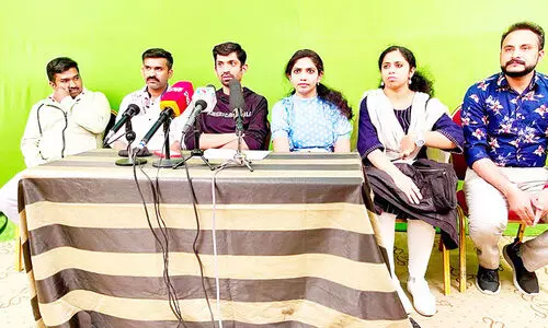 പ്ര​വാ​സി​ക​ളു​ടെ ഹ്ര​സ്വ​സി​നി​മ അ​വ​ള്‍ റി​ലീ​സി​ങ്​ ഇന്ന്​