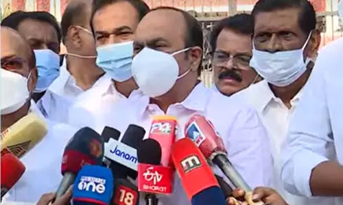 ഗവർണർ സംഘ്പരിവാർ ഏജന്‍റിനെ പോലെ; സർക്കാറും ഗവർണറും നിയമസഭയെ അവഹേളിക്കുന്നു -വി.ഡി. സതീശൻ