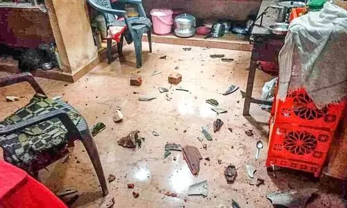 വീടിനുനേർക്ക്​ കല്ലേറ്​, മർദിച്ചതായും പരാതി