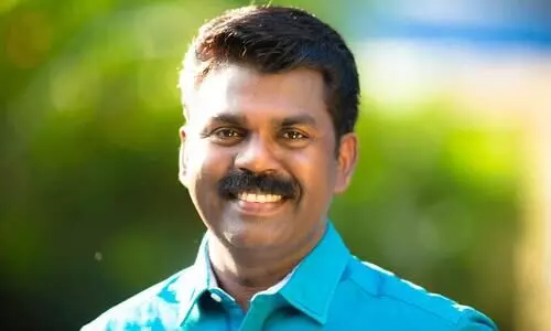 ട്വന്റി ട്വന്റി രാഷ്ട്രീയ മുതലെടുപ്പിന് ശ്രമിക്കുകയാണ് പി. വി ശ്രീനിജൻ എം.എൽ.എ ട്വന്റി ട്വന്റി രാഷ്ട്രീയ മുതലെടുപ്പിന് ശ്രമിക്കുകയാണ് പി. വി ശ്രീനിജൻ എം.എൽ.എ