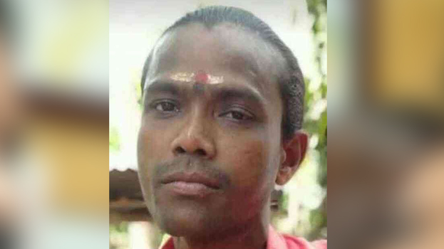 തെയ്യം കലാകാരൻ ദുരൂഹ സാഹചര്യത്തിൽ മരിച്ച നിലയിൽ; മൃതദേഹത്തിൽ പരിക്ക്, സമീപം രക്തക്കറ തെയ്യം കലാകാരൻ ദുരൂഹ സാഹചര്യത്തിൽ മരിച്ച നിലയിൽ; മൃതദേഹത്തിൽ പരിക്ക്, സമീപം രക്തക്കറ