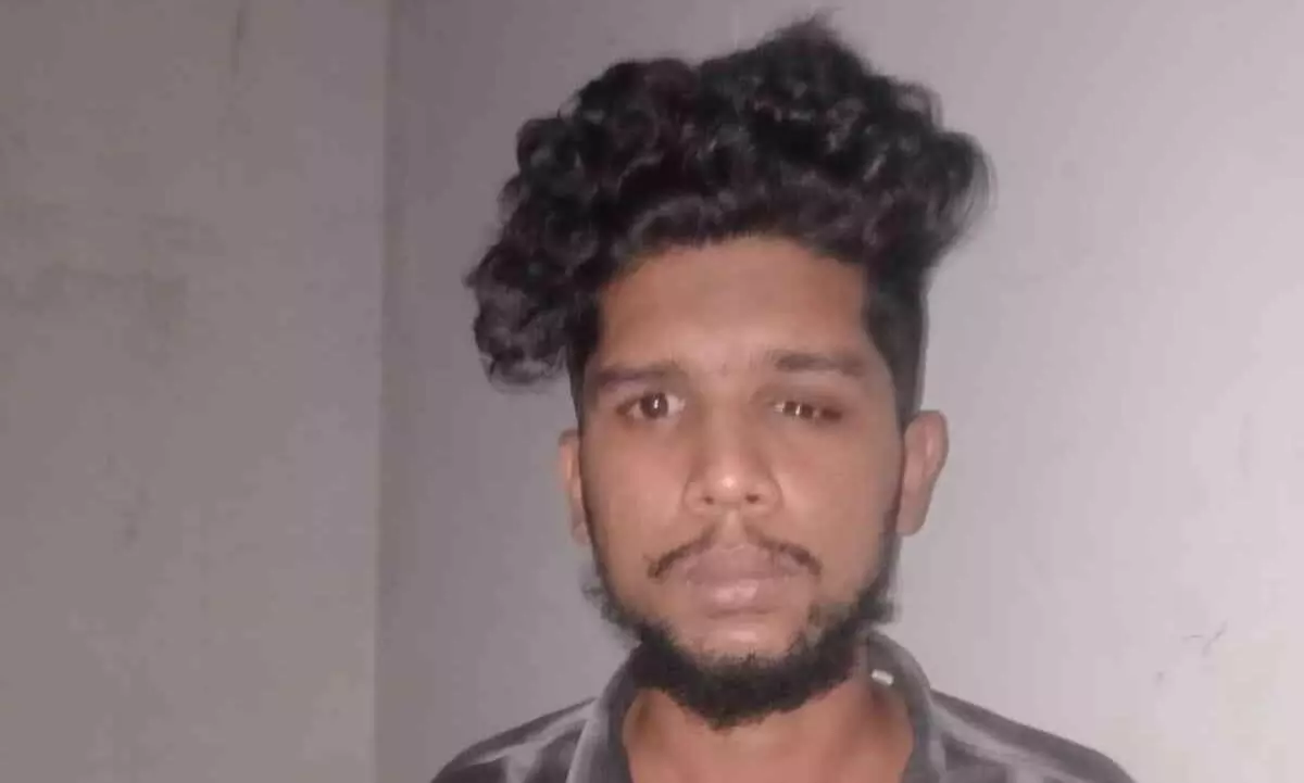 ഫോട്ടോ മോർഫ് ചെയ്ത് പ്രചരിപ്പിക്കുമെന്ന് ഭീഷണി; യുവാവ് അറസ്റ്റിൽ ഫോട്ടോ മോർഫ് ചെയ്ത് പ്രചരിപ്പിക്കുമെന്ന് ഭീഷണി; യുവാവ് അറസ്റ്റിൽ