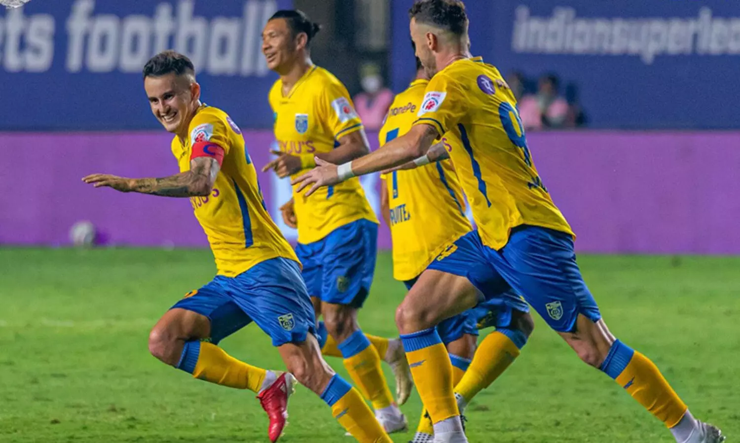 ഇഞ്ച്വറി സമയത്ത് ഗോൾ വഴങ്ങി ബ്ലാസ്റ്റേഴ്സ്; ഇന്ത്യൻ എൽക്ലാസിക്കോ സമനിലയിൽ