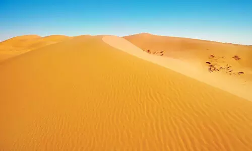 ഹൃദ്യമായ കാഴ്ചയൊരുക്കി ബദ്‌റിലെ മണൽക്കുന്നുകൾ