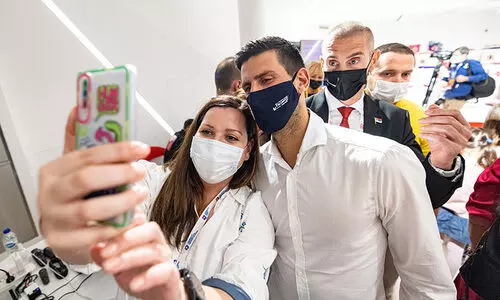 ദ്യോകോവിച്ചിന്​​ എക്സ്​പോയിൽ ഊഷ്മള സ്വീകരണം