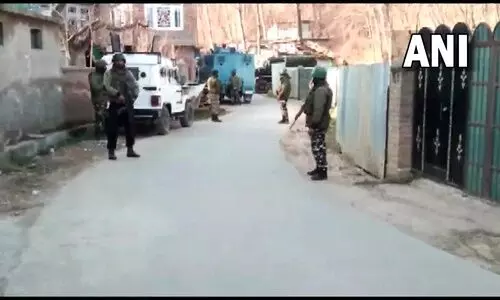 ജമ്മുകശ്മീരിൽ ഭീകരരും സൈന്യവും തമ്മിൽ ഏറ്റുമുട്ടൽ; രണ്ട്​ ജവാൻമാർക്ക്​ വീരമൃത്യു, ഒരു ഭീകരനും കൊല്ലപ്പെട്ടു