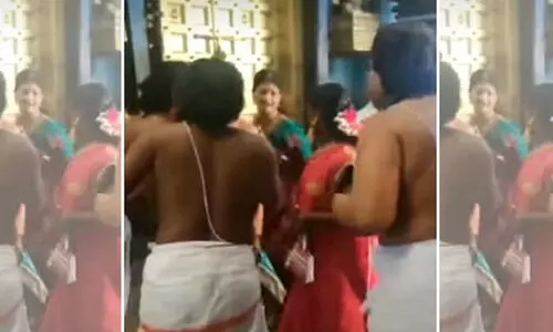 ദലിത് യുവതിയെ ക്ഷേത്രത്തിൽ നിന്ന് പുറത്താക്കി; 20 പൂജാരിമാർക്കെതിരെ കേസ് ദലിത് യുവതിയെ ക്ഷേത്രത്തിൽ നിന്ന് പുറത്താക്കി; 20 പൂജാരിമാർക്കെതിരെ കേസ്