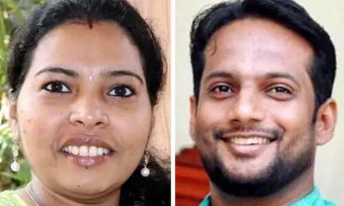 കണ്ണപുരത്ത് നിർത്തിയിട്ട ലോറിക്കുപിന്നിൽ കാറിടിച്ച്‌ രണ്ടുപേർ മരിച്ചു