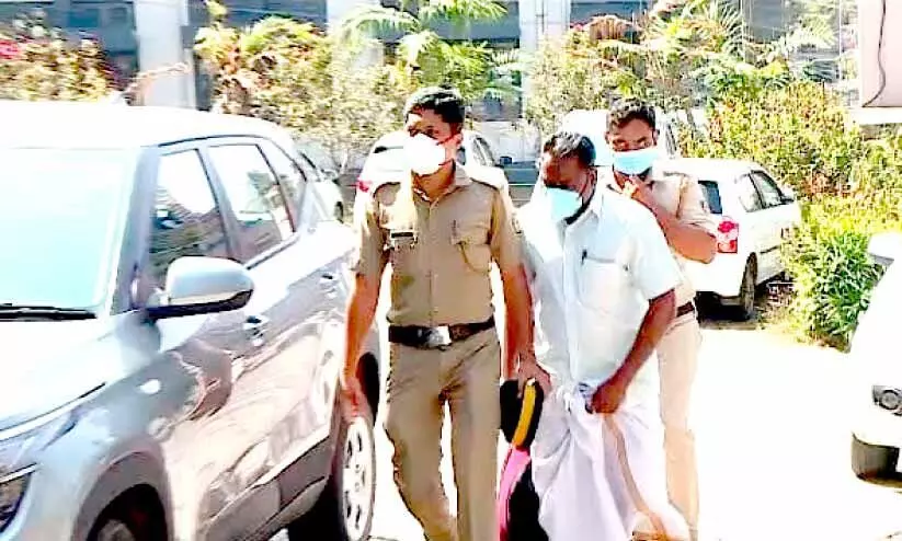 കണ്ടത്തുവയൽ ഇരട്ടക്കൊല: ആ മാതാവിെൻറ കണ്ണീരിന് ഫലമുണ്ടാകുമോ? കണ്ടത്തുവയൽ ഇരട്ടക്കൊല: ആ മാതാവിെൻറ കണ്ണീരിന് ഫലമുണ്ടാകുമോ?